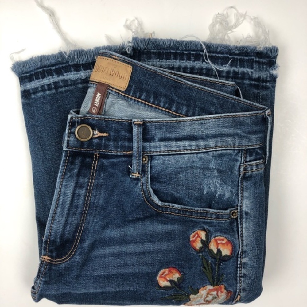Driftwood Audrey Crave Embroidered Jean 27 Euc!